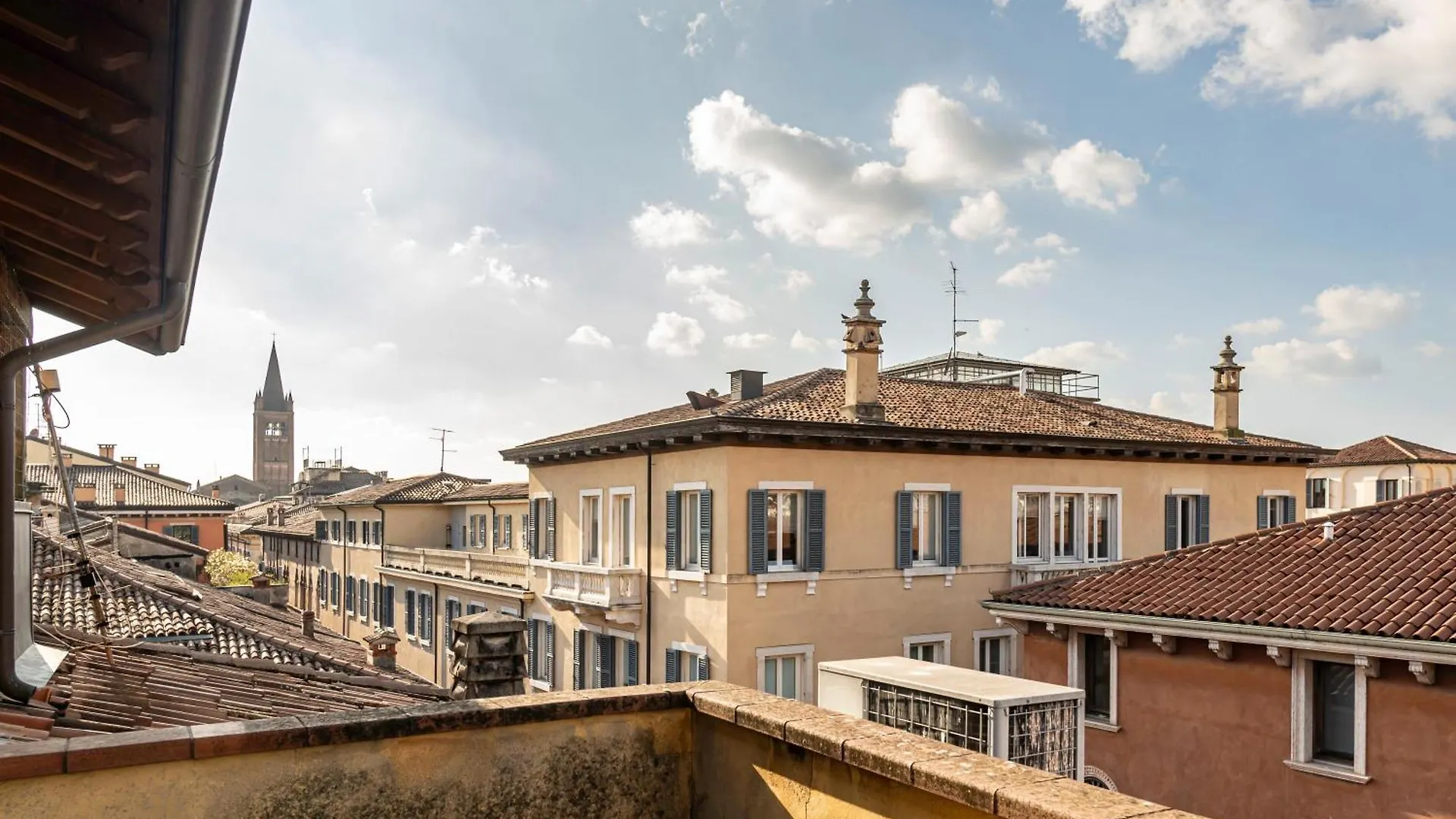 Cozy And Charming Apt In Veronacenter With Parking Apartment Verona