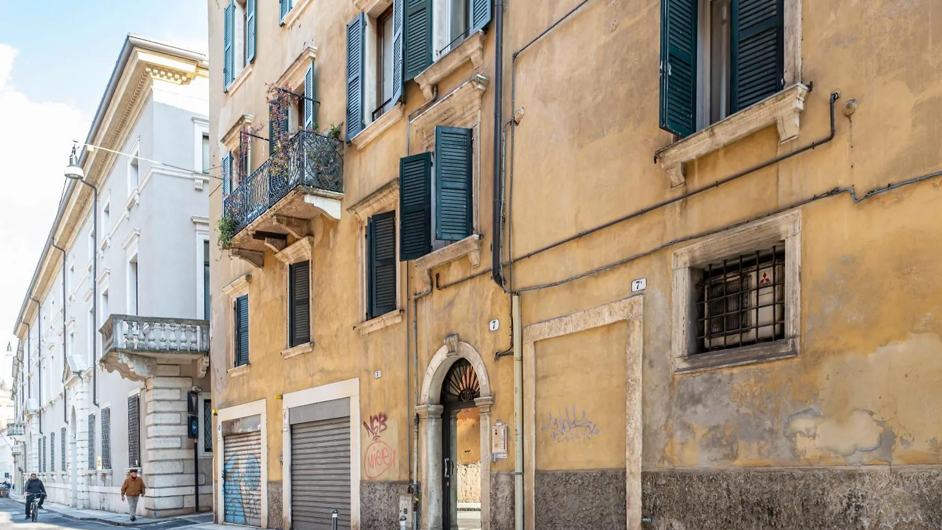 Cozy And Charming Apt In Veronacenter With Parking Verona