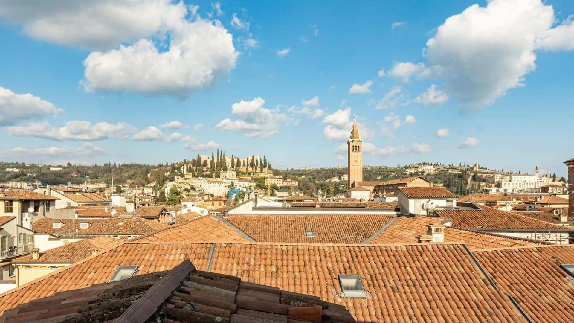 Cozy And Charming Apt In Veronacenter With Parking 0*, Verona Italy